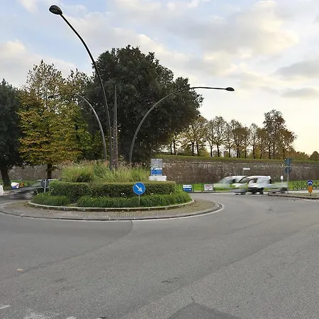 Dependance Civitali37 * Lucca